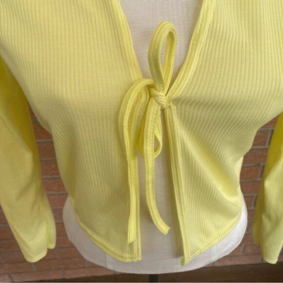 PrettyLittleThing Light Yellow Ribbed Tie Cardigan Women’s Size 6 - Picture 7 of 7